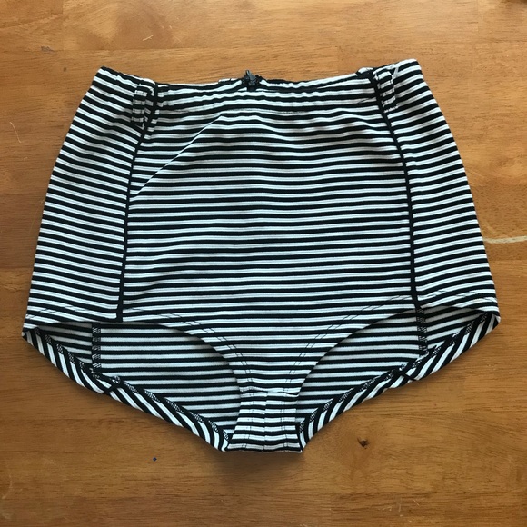 Cooperative Retro high-waisted hot short - Picture 5 of 7